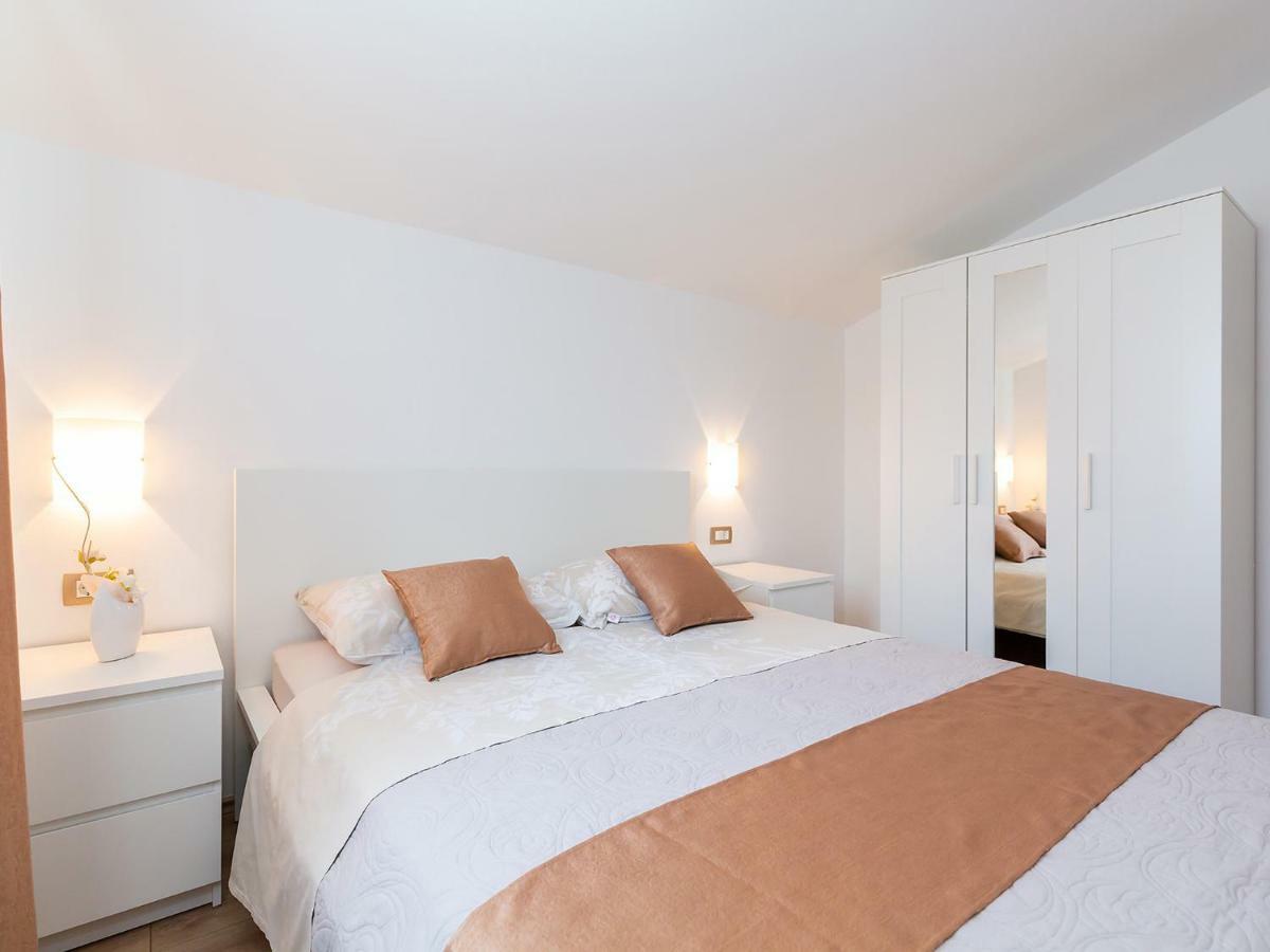 Apartments Gioia Пореч Экстерьер фото